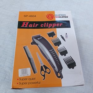 Cuatro piezas: pelador de fruta, lamparas de auto, lampara mata insectos y cortadora de cabello. - imagen 3