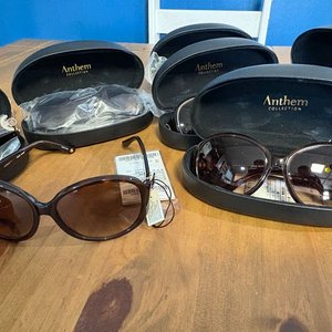 8 Pares de Lentes de Sol Estilo Vintage con Estuches - imagen 2