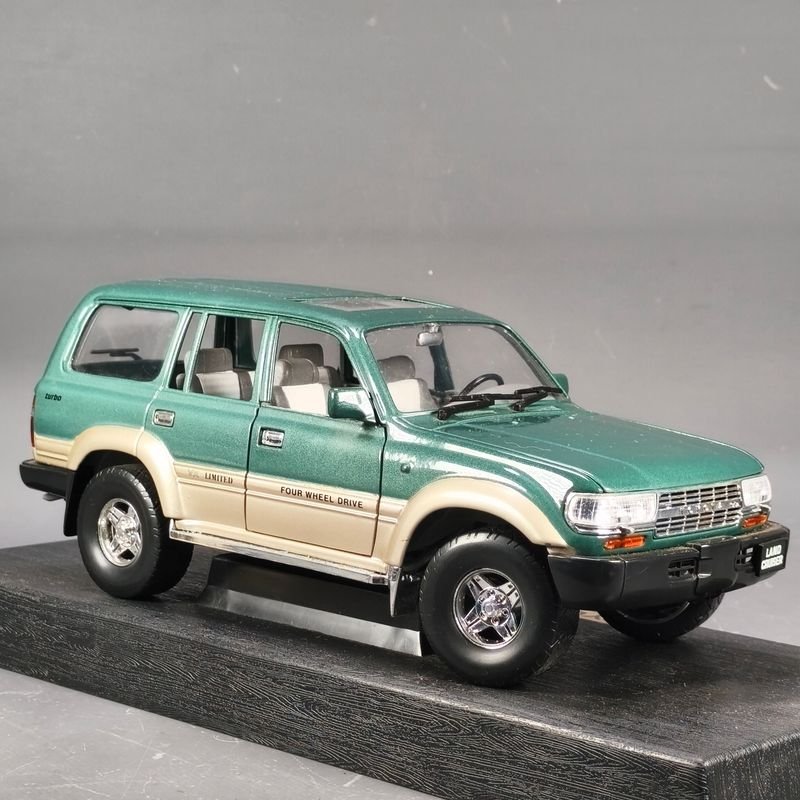 Toyota Land Cruiser Die-cast Modelo en Escala 1:18 - imagen 12