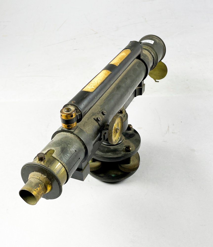 Lote anterior: Teodolito de 41 cm con alcance desmontable