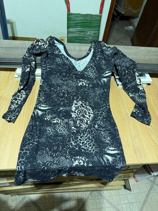 Vestido Negro con Estampado Animal y Floral