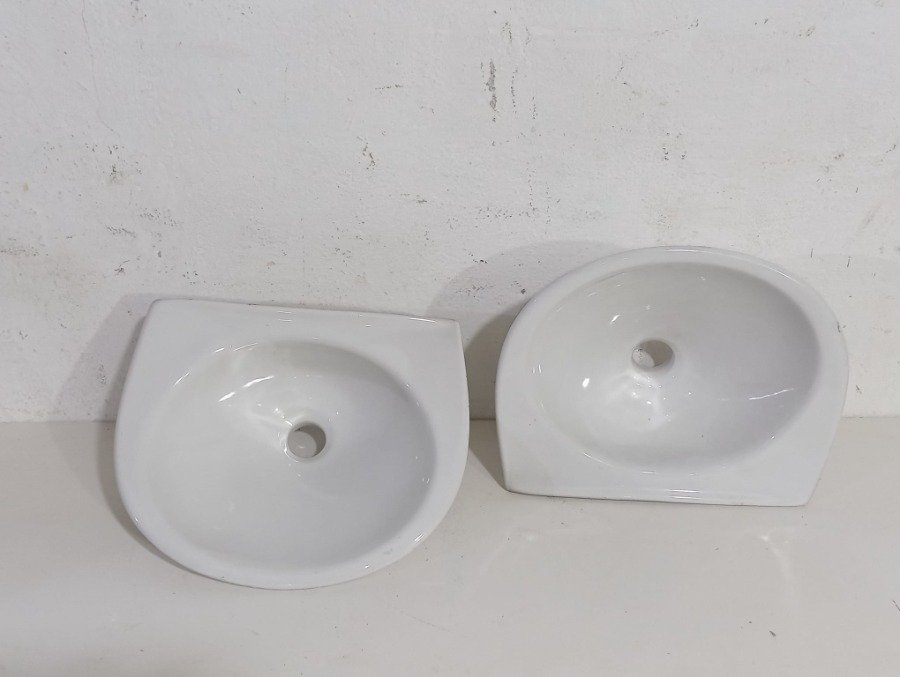 Duchas de porcelana blanca en excelente condición - imagen 2