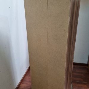 Mueble de Madera con Puertas y Estantes Inferiores - imagen 4