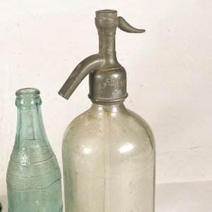 Lote de 10 piezas de vidrio: botellas antiguas, botellones y sifón - imagen 4