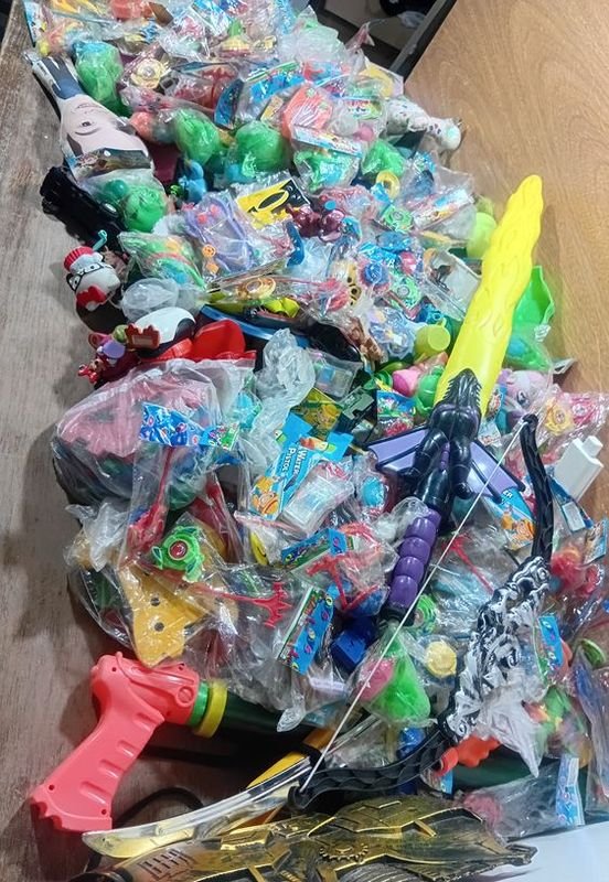 Lote de juguetes nuevos, usados y coleccionables - imagen 4