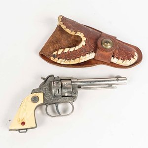 Juego de cowboy compuesto por canana y revolver  - imagen 1