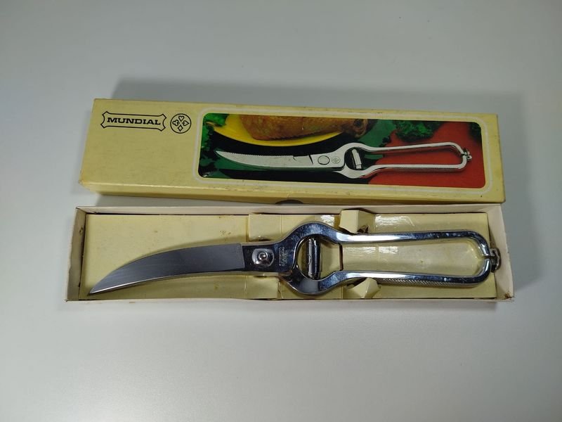 Lote anterior: Tijeras de cortar pollo marca Mondial en metal
