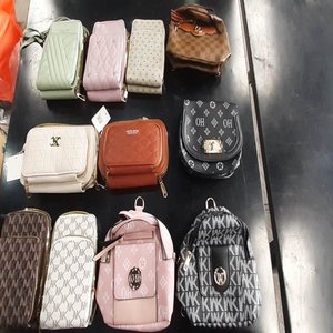 Lote siguiente: Lote de Carteras Variadas
