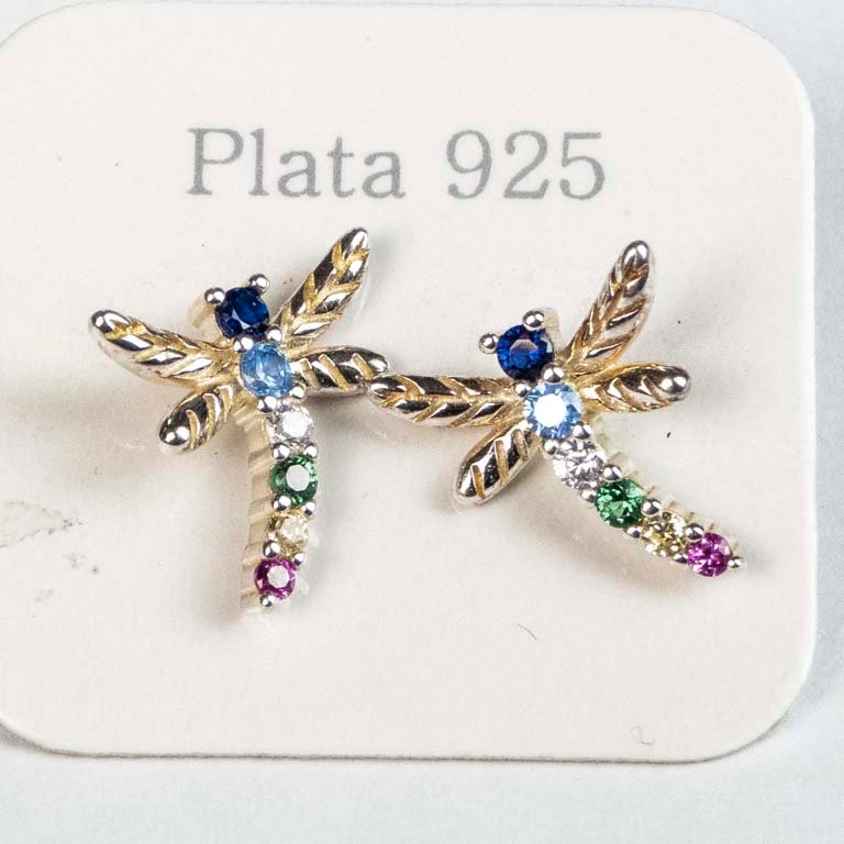Lote siguiente: Pareja de pendientes de plata con cristales