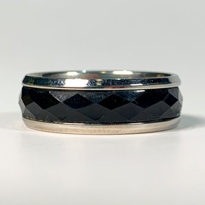 Anillo de Fantasía Metal Plateado y Negro con Piedras Facetadas - imagen 2