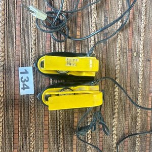 Lote siguiente: Juego de 2 Lijadoras Eléctricas Amarillas