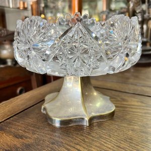Centro de Mesa Antiguo Cristal Tallado con Pie Plateado - imagen 4