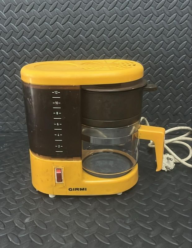 Cafetera Vintage con Características Especiales