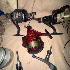 Conjunto de 5 Carreteles de Pesca con Piezas Adicionales - imagen 6