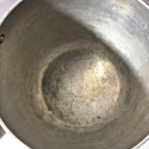 Dos Ollas de Aluminio: Una a Presión (sin válvula) y Otra Común - imagen 3