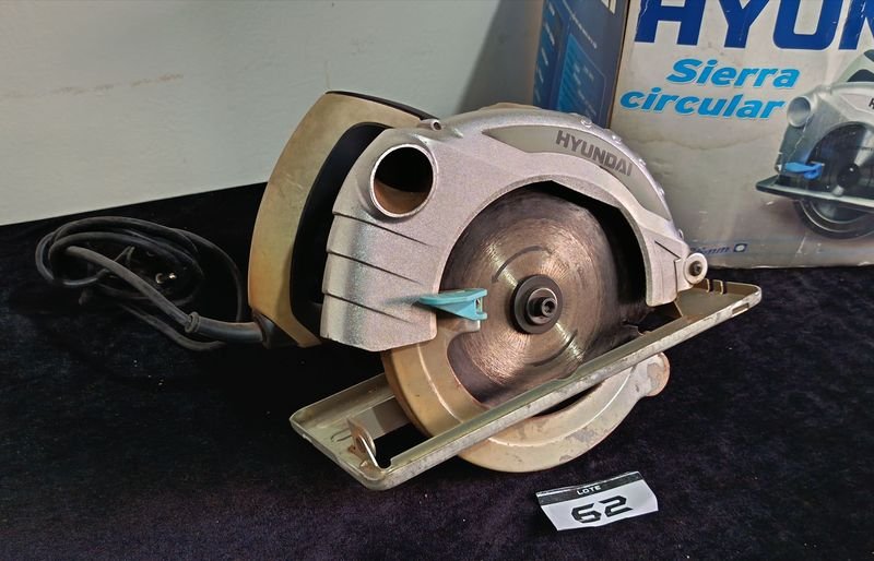 Sierra Circular Eléctrica Hyundai con Caja Original