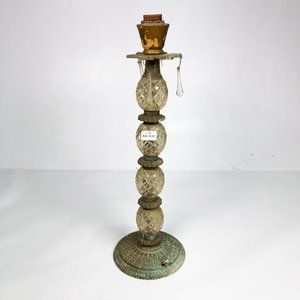 Lote siguiente: Lámpara de Mesa Antigua de Metal y Vidrio Tallado