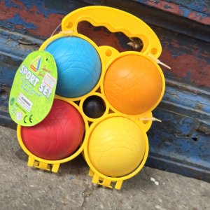 Lote siguiente: Juego de Bochas de Colores con Estuche Amarillo