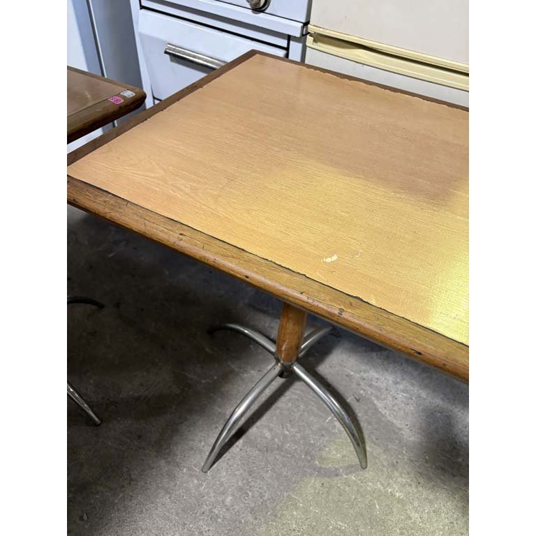 Muebles de Bar Cuadrados con Patas de Hierro - imagen 2