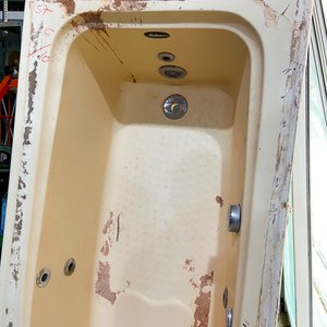 Una bañera de fibra color beige - imagen 3