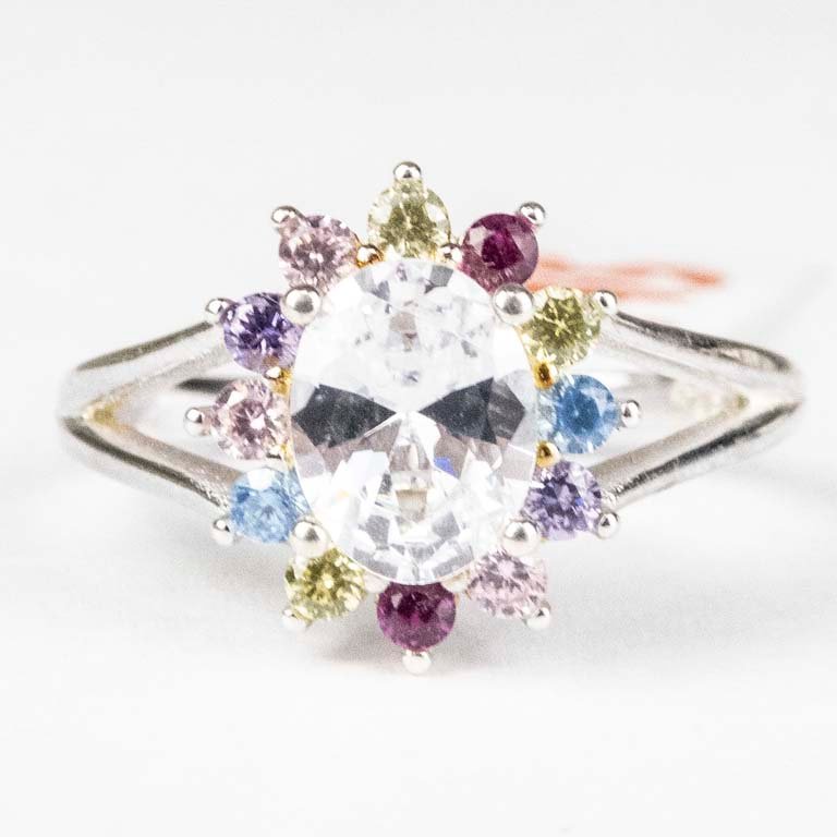 Anillo de plata con piedras