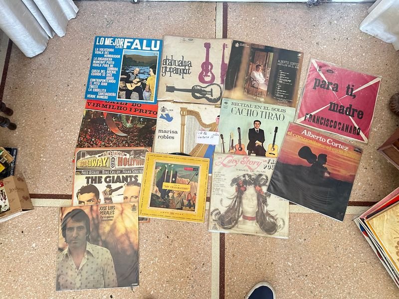 Vinilos X 12: Colección de Discos a la Venta