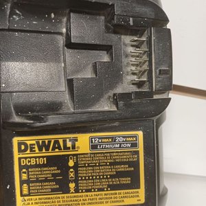Taladro Atornillador Dewalt 20V con Cargador, Batería y Valija - imagen 5