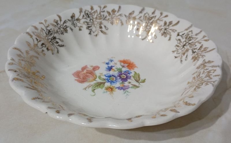 Plato de porcelana decorativo hecho en U.S.A. - imagen 2