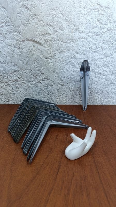 Lote siguiente: Mensula de 15 x 12 cm con soporte de cerámica blanca