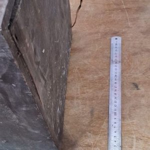 Parlante Antiguo de Madera con Rejilla Frontal - imagen 3