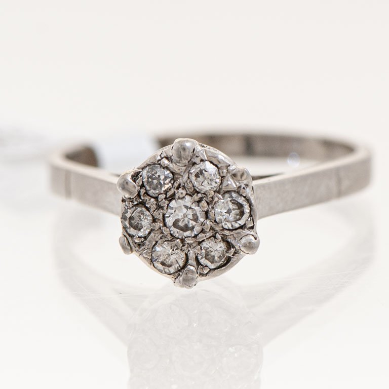 Lote siguiente: Anillo de Oro con Brillantes