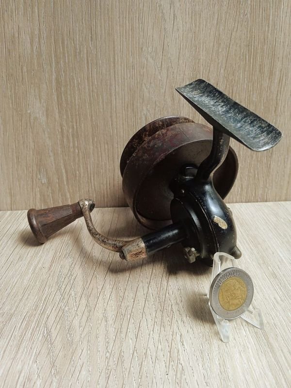 Reel de Pesca en Baquelita CENTURIÓN Periodo 1950 - imagen 2