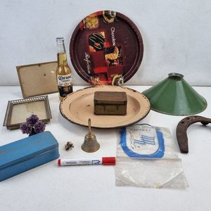 Lote anterior: Lote de Adornos y Objetos Varios: Bandeja Chocolate, Marcos, Campana y Herradura