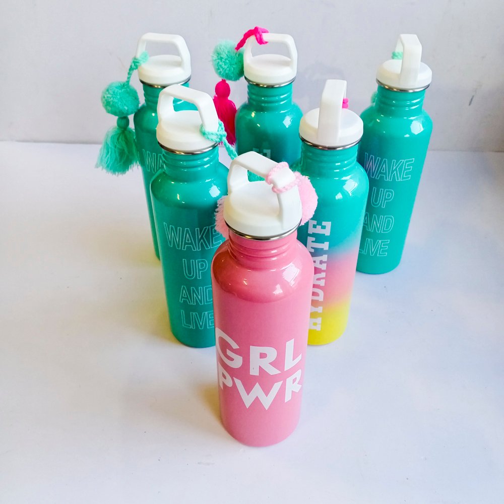 Set de 6 Botellitas Metálicas de Colores con Pompones
