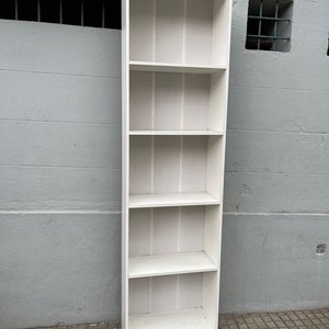 Lote siguiente: Biblioteca Blanca Moderna con 5 Estantes de MDF