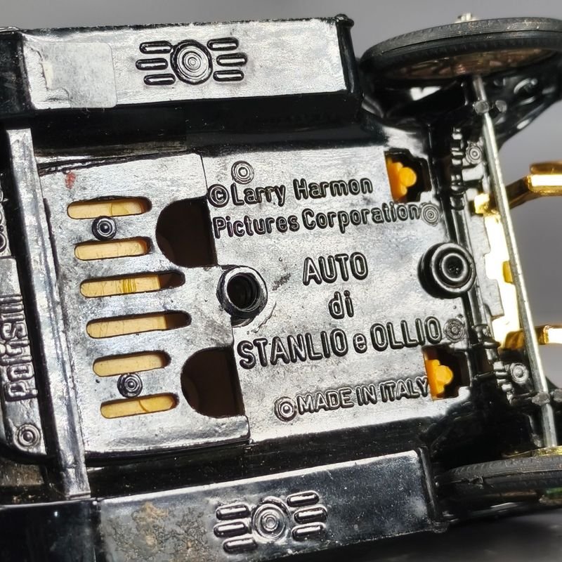 Modelo de coche Ford A 1930 'El gordo y el flaco' en escala 1/32 - imagen 9