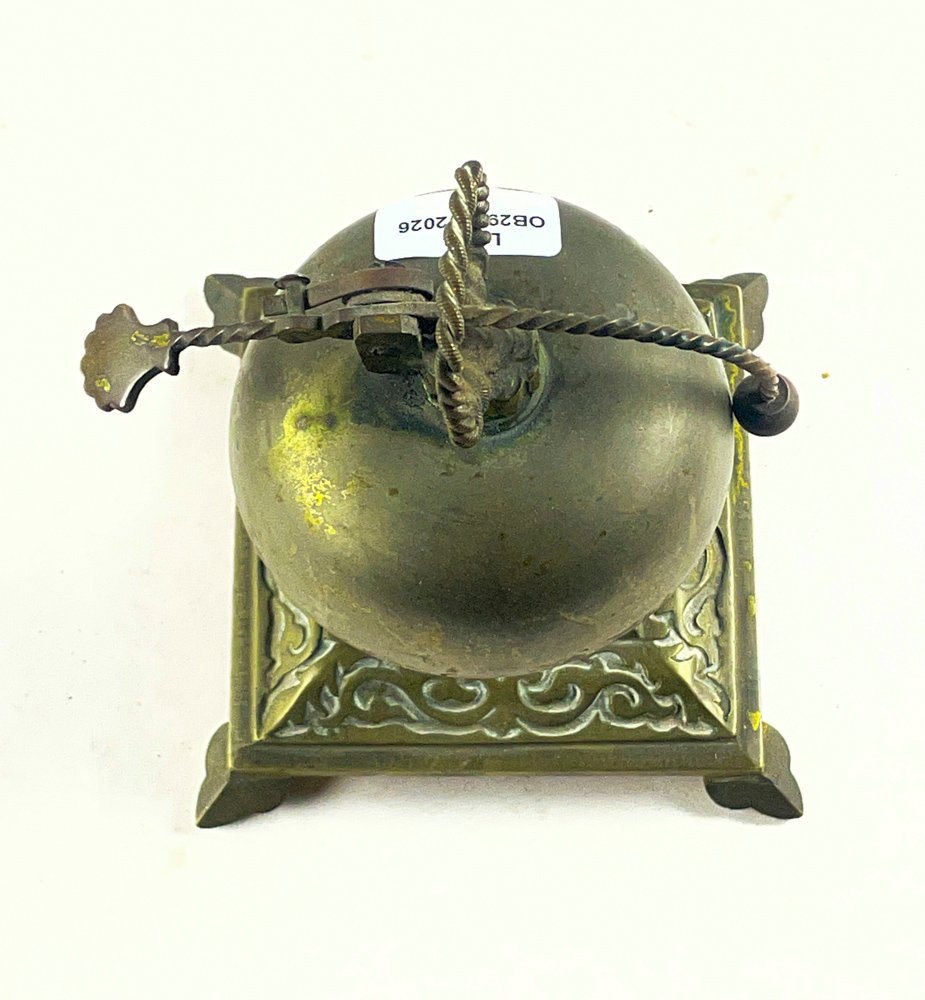 Timbre de Mesa Antiguo de Bronce con Detalles Ornamentales