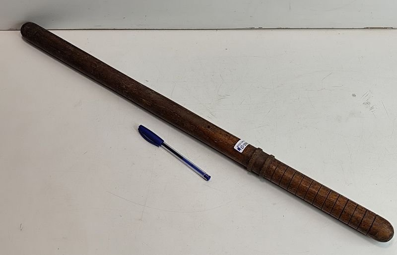 Garrote de Madera Estilo Policía - 73cm