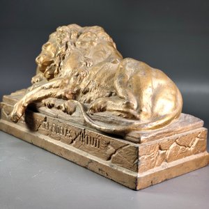 Figura León de Lucerna Bronceado Metal Buen Estado 9.5x23x13cm - imagen 5