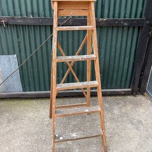 Lote anterior: Escalera Plegable de Madera Antigua
