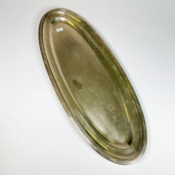 Lote siguiente: Bandeja de metal oval christofle para pescado