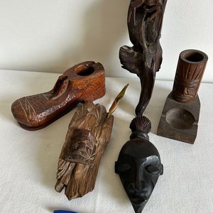 Adornos de Madera Tallada: Zapato, Rostros Africanos y Figura de Animal - imagen 3