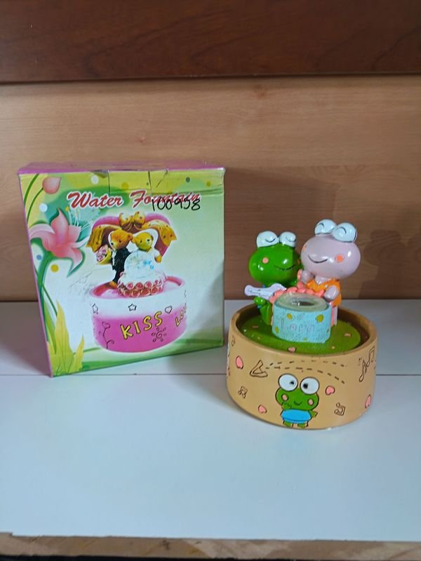 Caja Musical Infantil con Figuras de Ranas