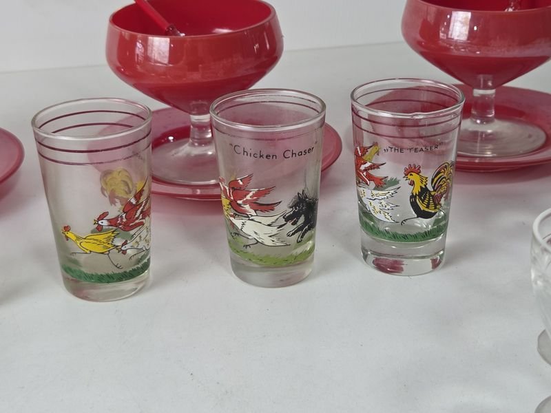 Colección de cristal y oro, fruteras y copias para licor - imagen 7