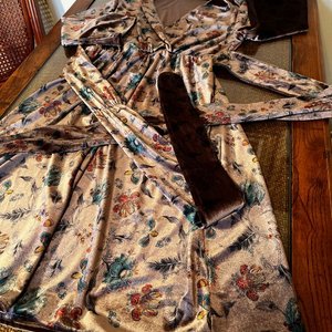 Vestido de Jersey con Escote en V y Estampado Floral - imagen 2