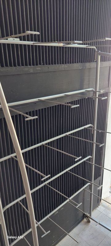 Excibidor en hierro: Accesorio de almacenamiento metálico - imagen 6