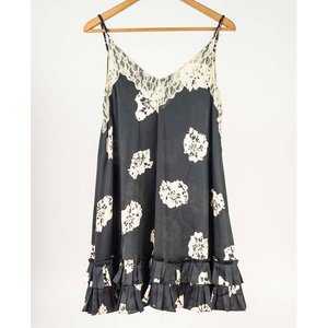 Vestido Rapsodia Negro con Estampado Floral y Encaje Talle 1 - imagen 1