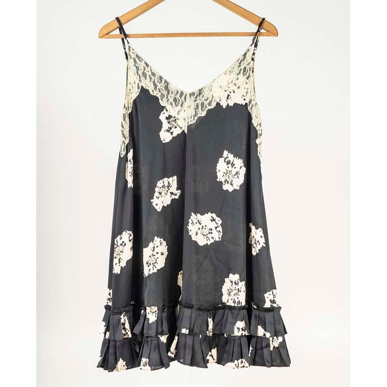Vestido Rapsodia Negro con Estampado Floral y Encaje Talle 1