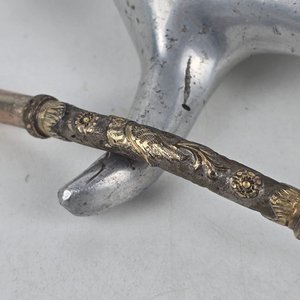 Bombilla de Plata Criolla con Detalles Florales y Dorado - imagen 2