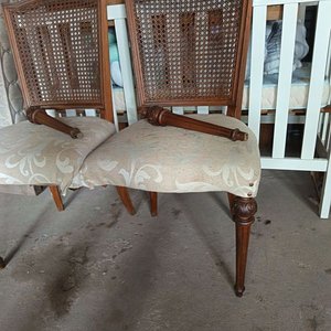 Par de Sillas Estilo Inglés con Respaldo de Caño y Asiento Estampado - imagen 5